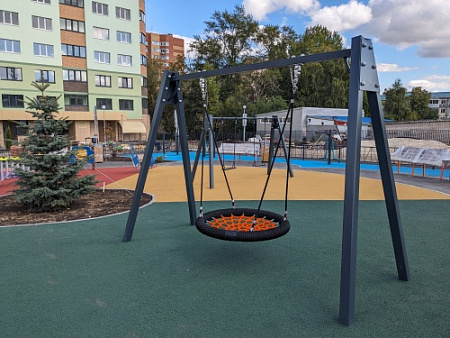 ИО 01052 Качели на металлических стойках Гнездо