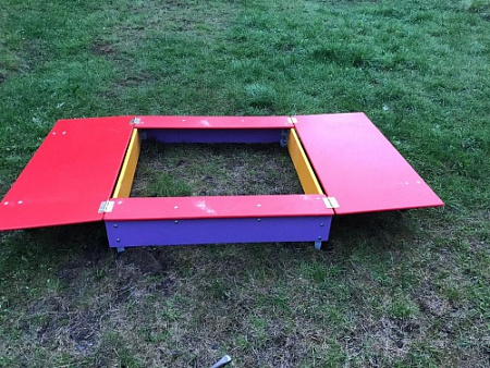 ИО 02090 Песочница Кроха с крышкой