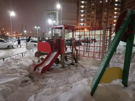 ДИФ 01291 Паровозик с рукоходом и горкой Н-750