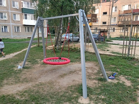 ИО 01052 Качели на металлических стойках Гнездо