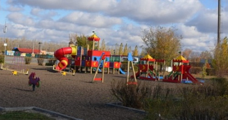 ДИО 13051 Детский игровой комплекс Дворец чудес Н-2000 и Н-750 (закрытая пластиковая труба и винтовой скат )