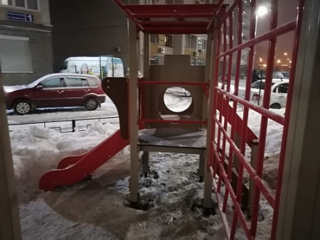 ДИФ 01291 Паровозик с рукоходом и горкой Н-750