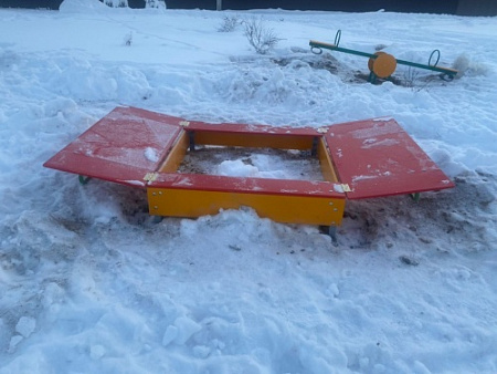 ИО 02090 Песочница Кроха с крышкой