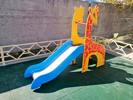 ИО 07100 Горка Жираф Н-750 (металлический скат)